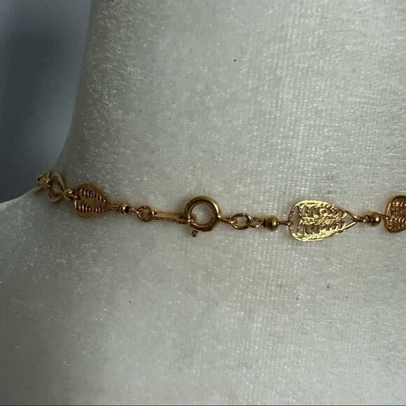 Gold leaf delicate long necklace - Picture 5 of 5